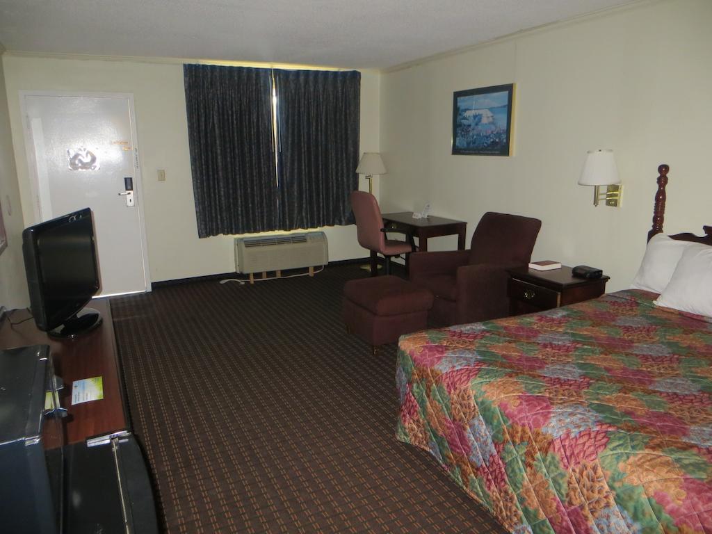 Days Inn Милиджвил Екстериор снимка
